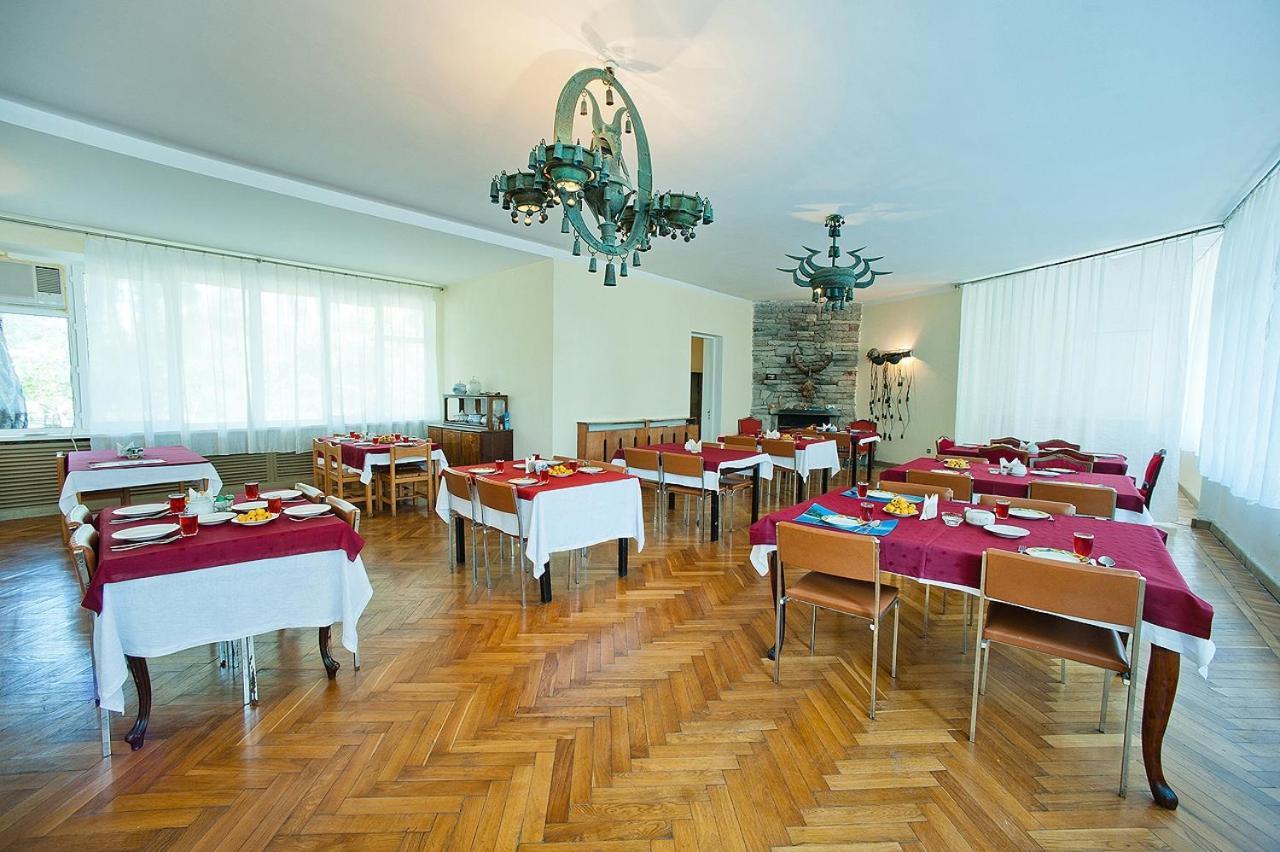 Gosdacha Ldzaa Hotell Lidzava Exteriör bild
